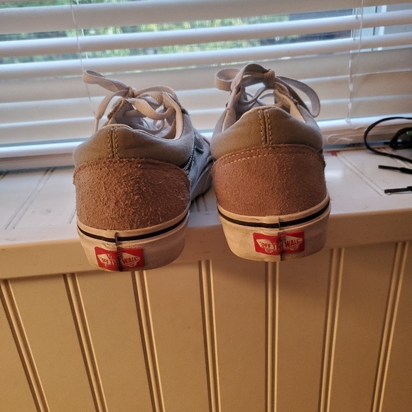 Vans - Picture 3 of 4